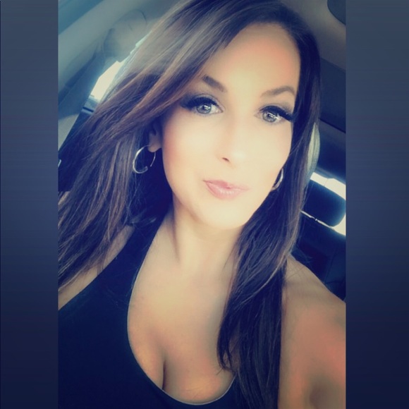 Hey Gorgeous! Check out my closet to save $ on fresh looks for you & your kids! - Picture 1 of 1